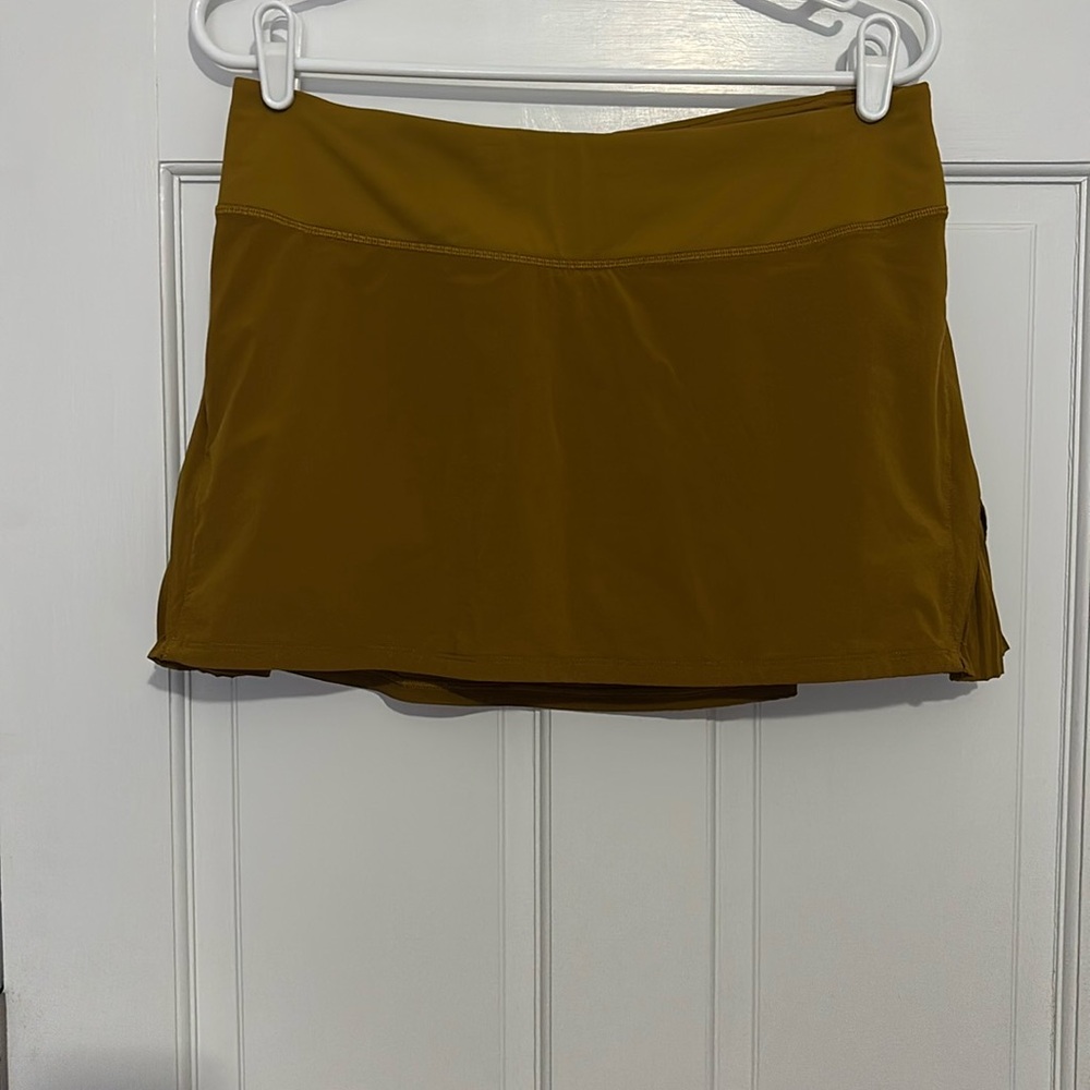 Lululemon | LIKE NEW | Play Off The Pleats Mid Rise Skirt | Gold Spice | Size 8 - Picture 12 of 12